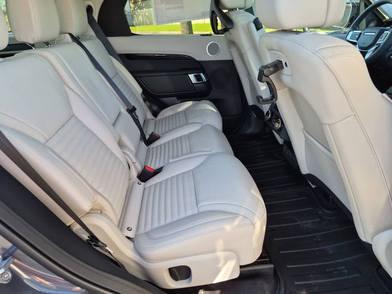 New 2026 Land Rover Discovery S AWD/4WD image 22