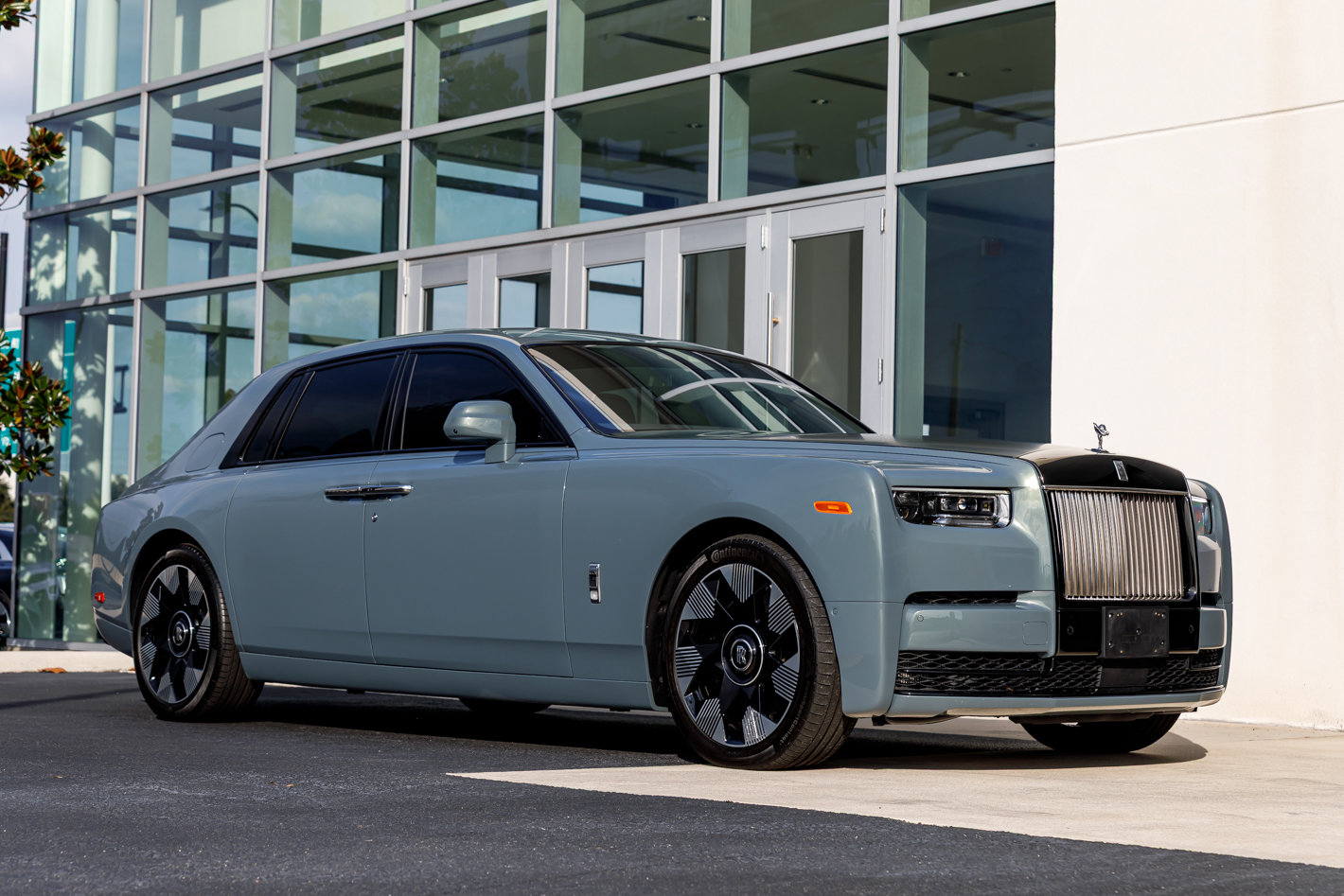 Certified 2023 Rolls-Royce Phantom Sedan w/ The Phantom Package image 21