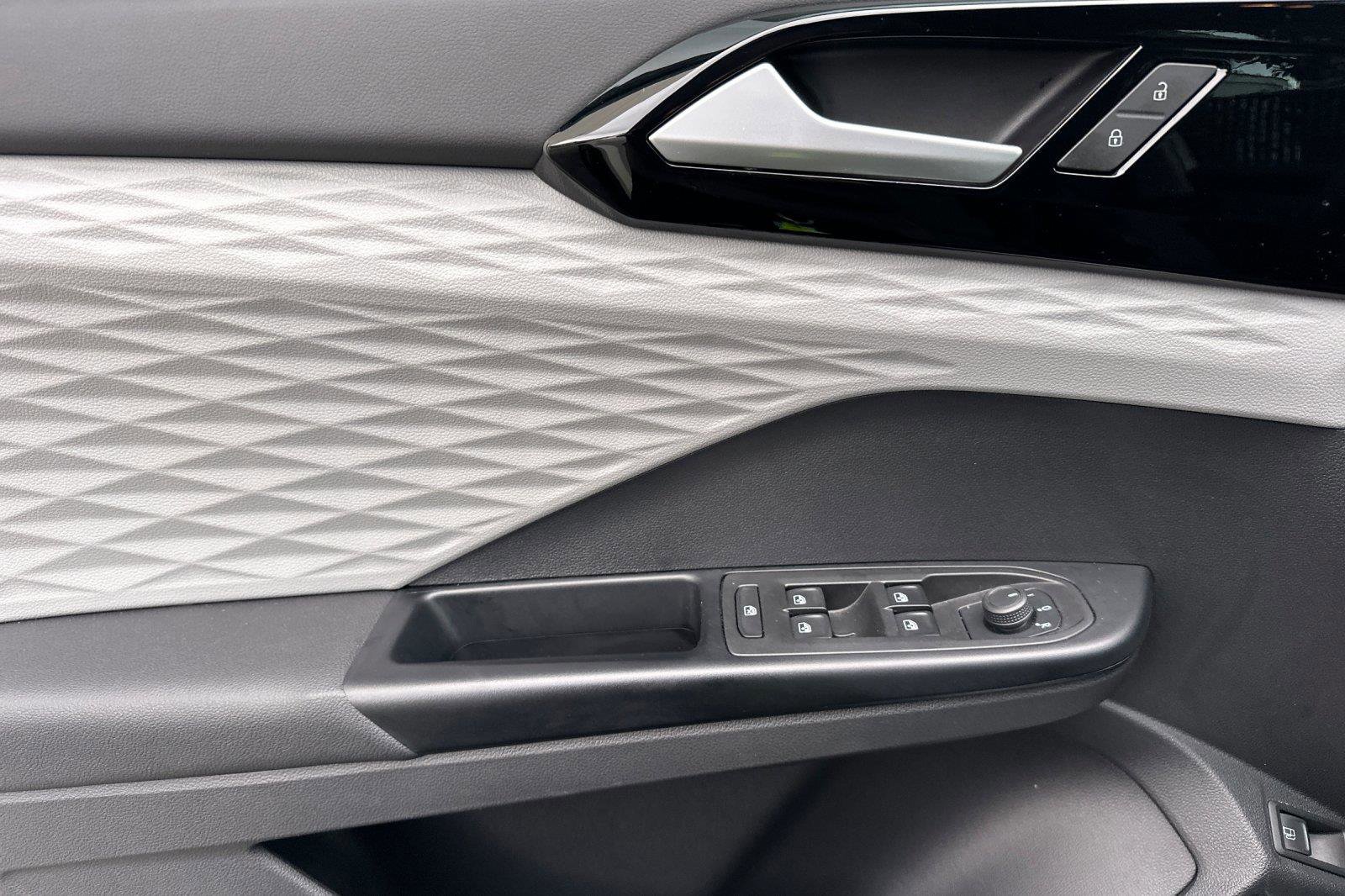 Used 2022 Volkswagen Taos S image 10