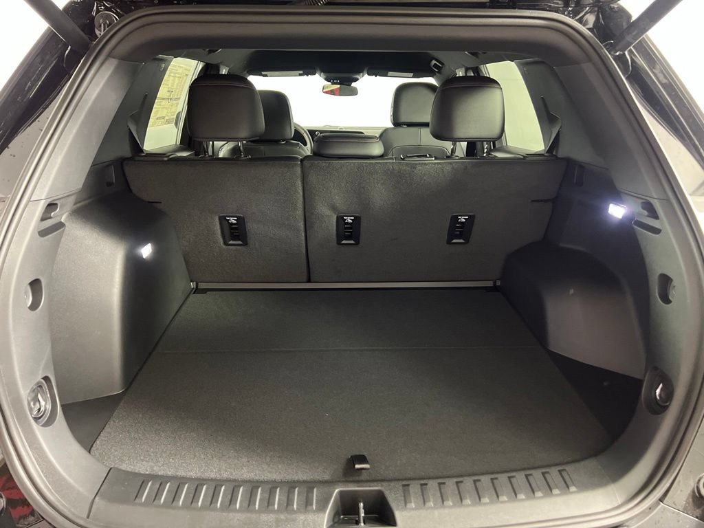 New 2027 Chevrolet Equinox RS w/ Convenience Package III AWD/4WD image 6