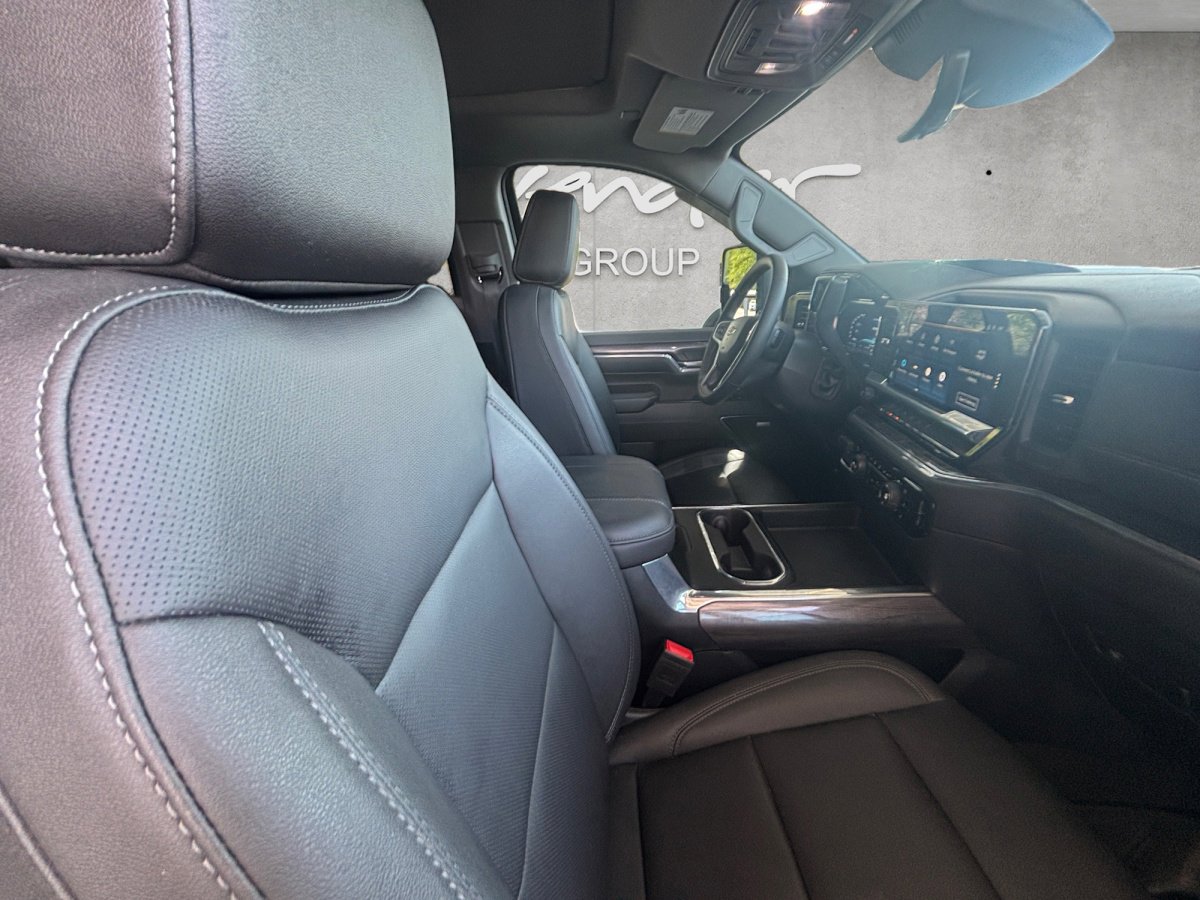 Used 2024 Chevrolet Silverado 3500 LTZ w/ LTZ Plus Package image 29