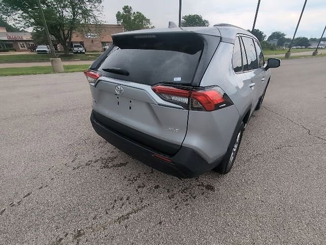 Used 2025 Toyota RAV4 XLE w/ Convenience Package FWD image 5