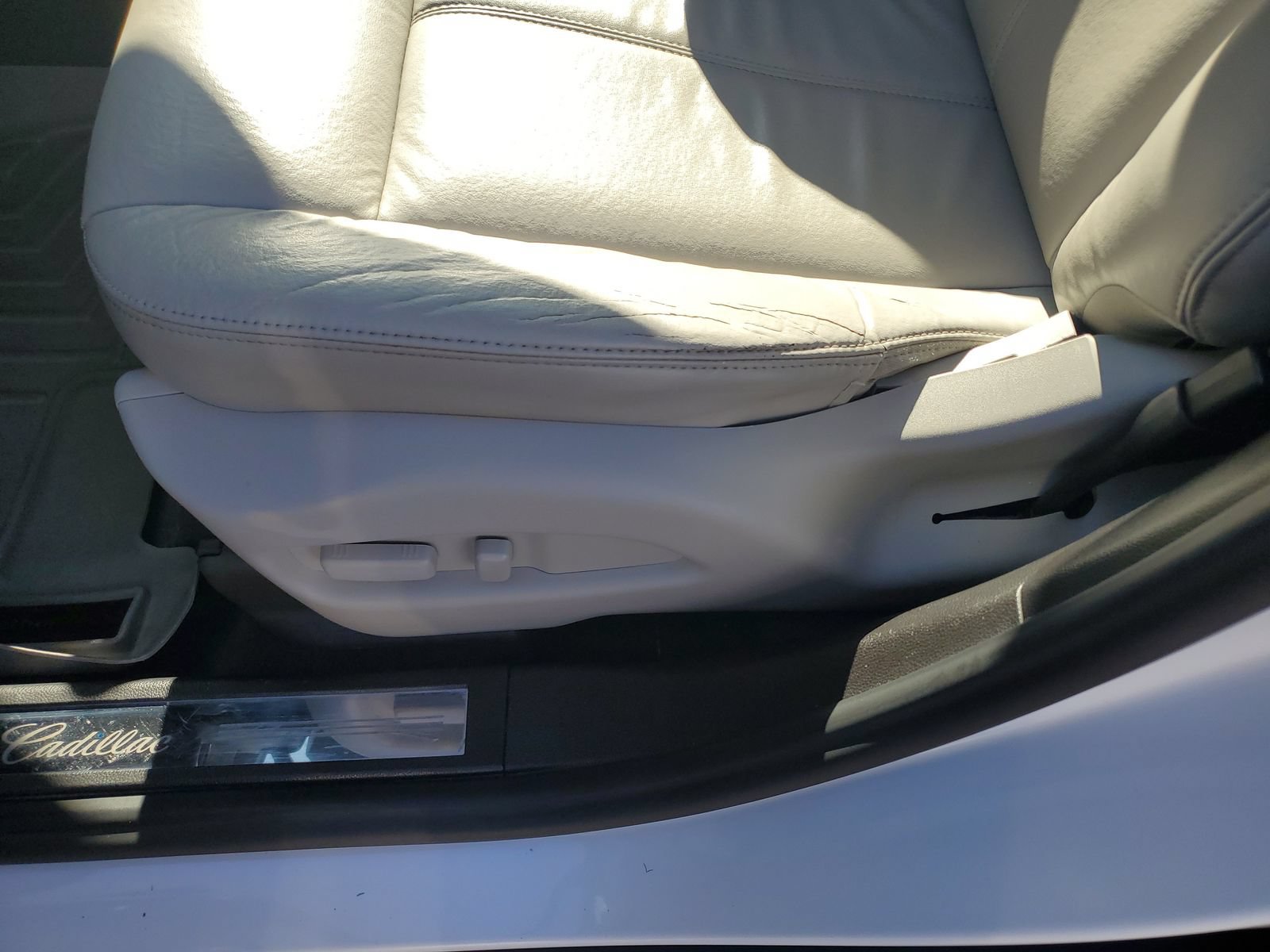 Used 2015 Cadillac SRX FWD image 18