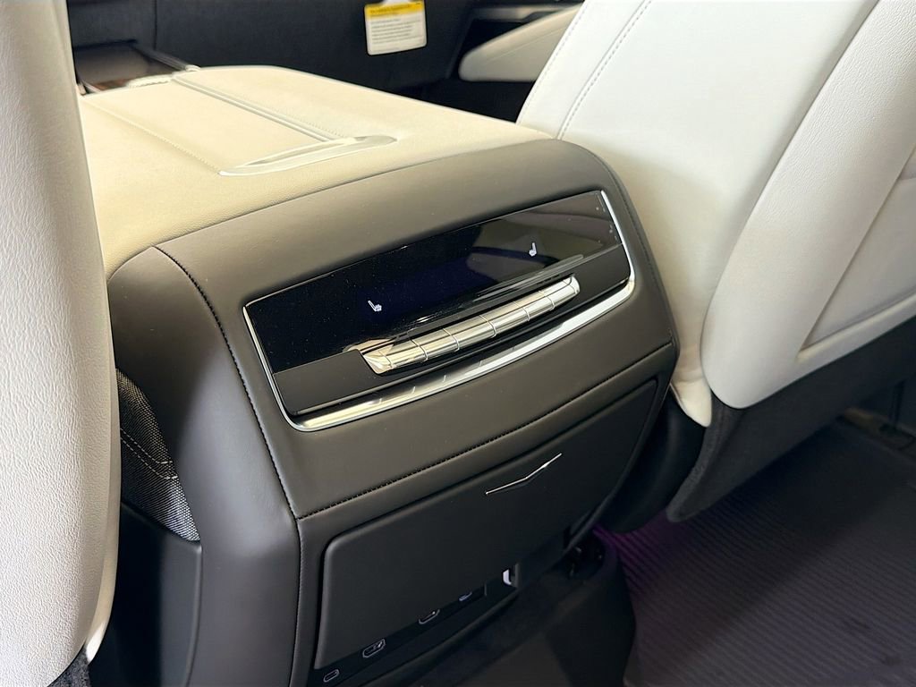 New 2026 Cadillac Escalade Platinum Sport w/ LPO, ONYX Package AWD/4WD image 28