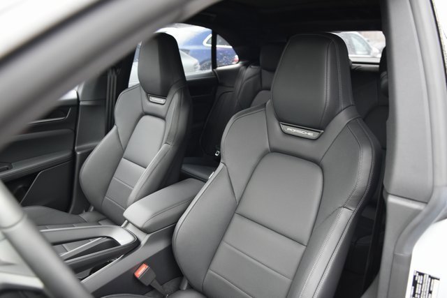 Certified 2025 Porsche Macan 4 Electric image 5