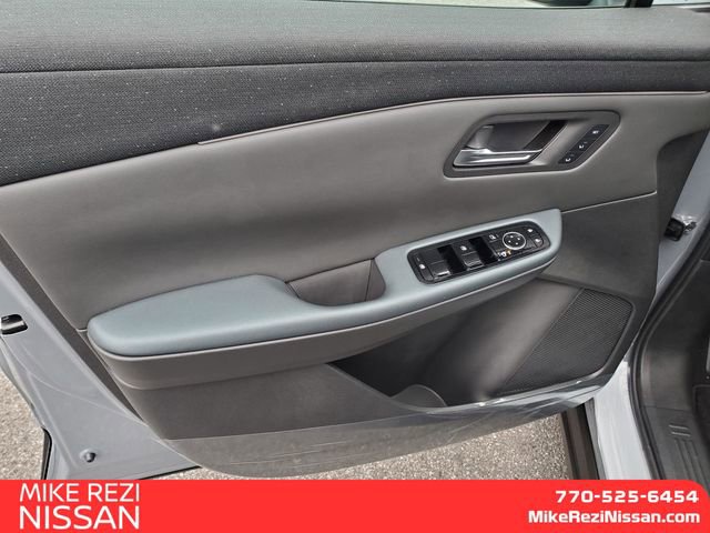 New 2026 Nissan Leaf Platinum+ w/ Cargo Package (Platinum+) FWD image 11
