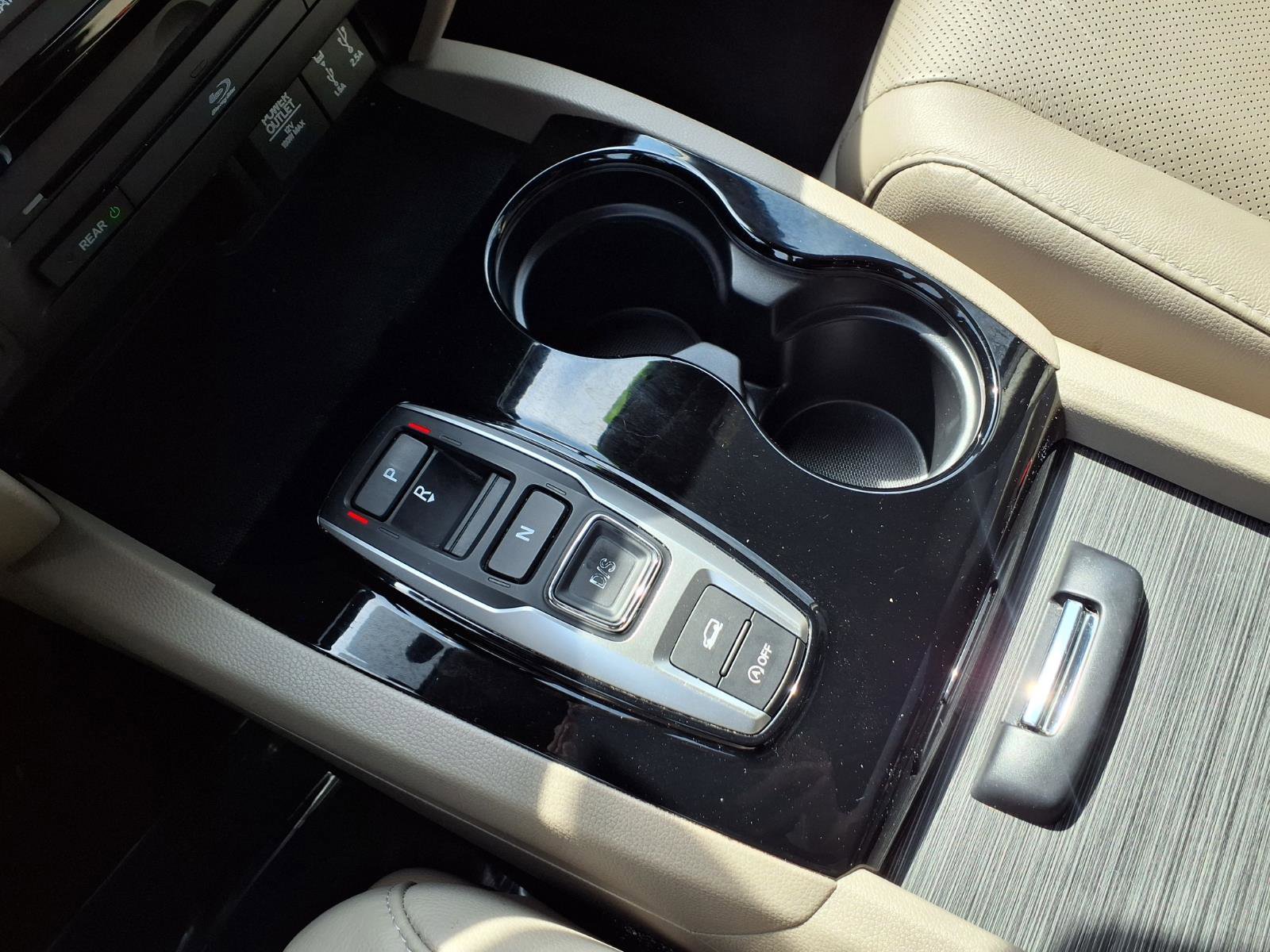 Used 2018 Honda Pilot Elite image 27