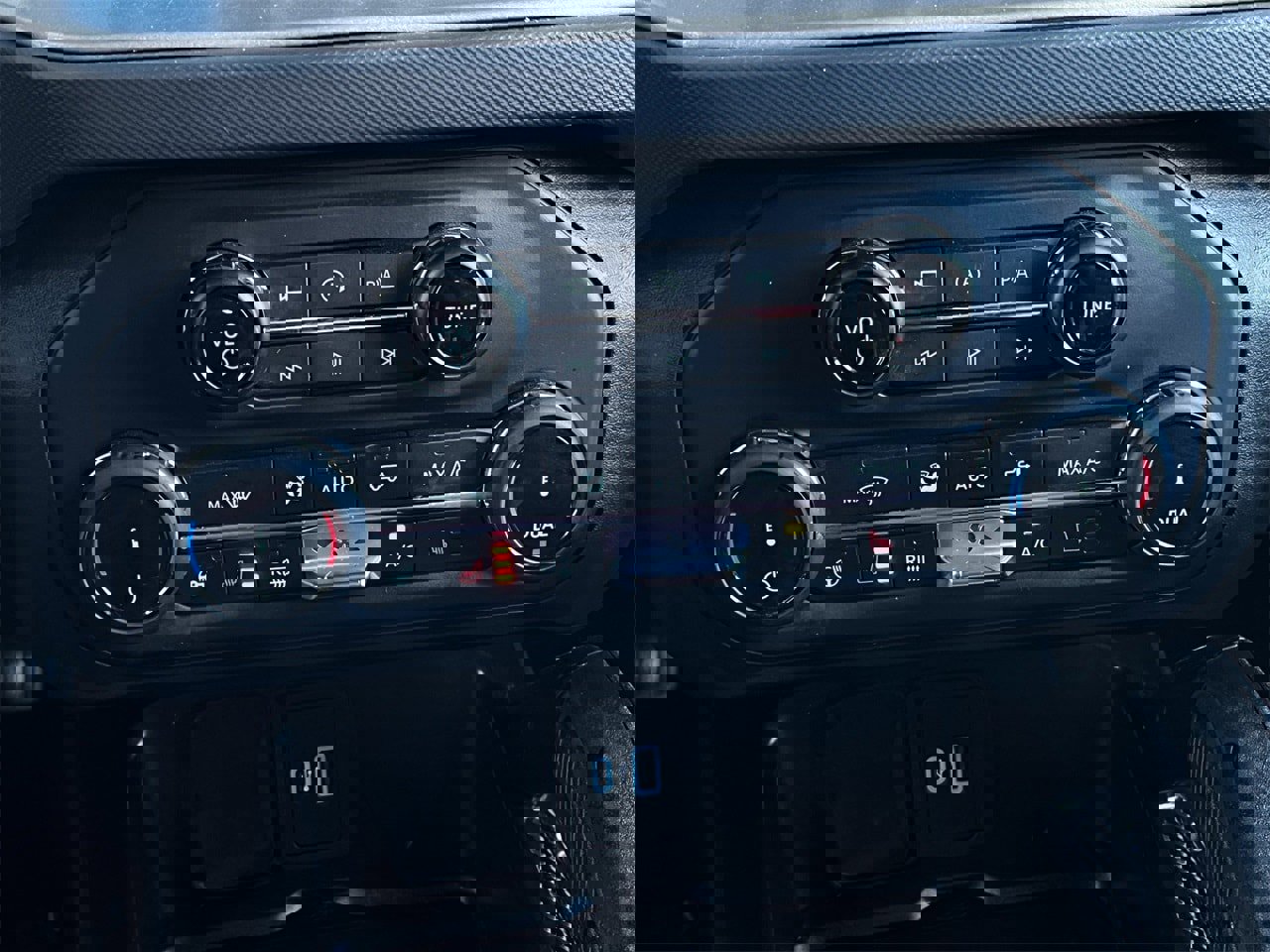 Used 2022 Ford Bronco Raptor image 18