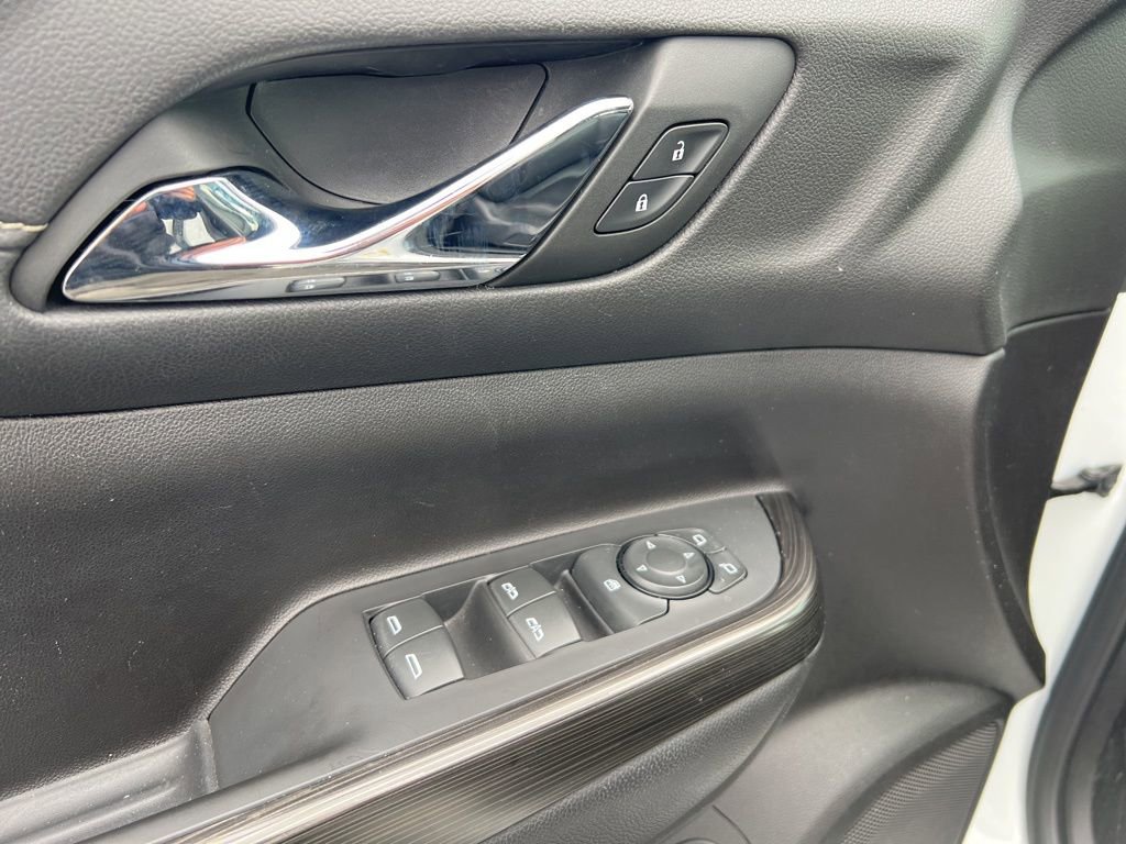 Used 2023 GMC Acadia SLT image 9