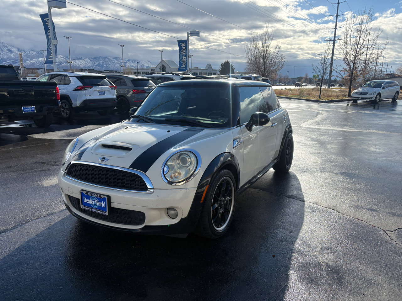 Used 2010 MINI Cooper S image 2