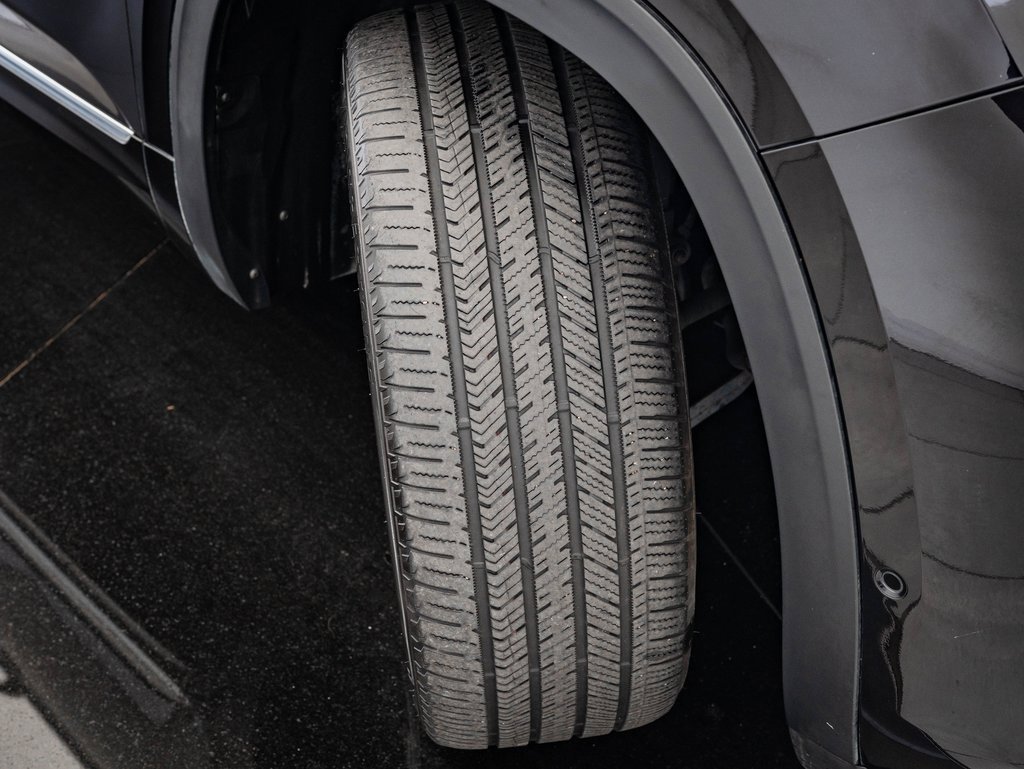 Used 2024 Volkswagen Atlas SEL Premium R-Line image 40