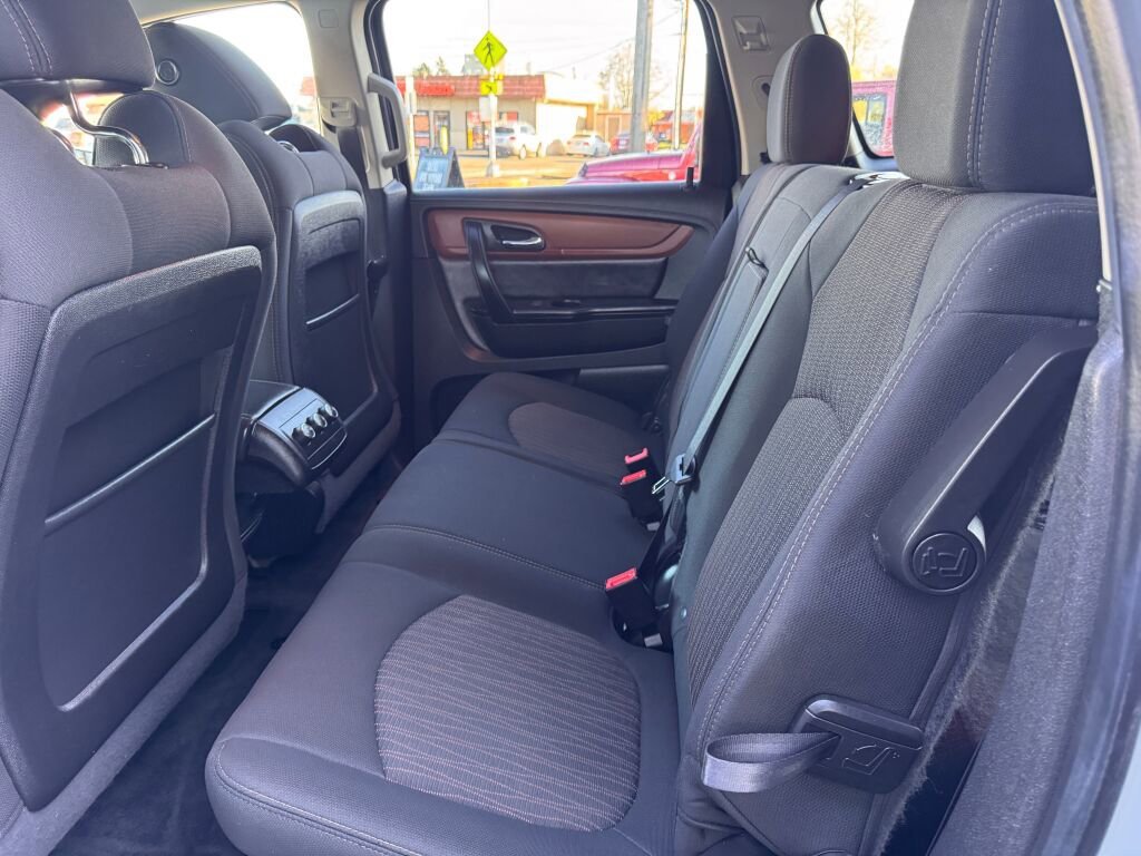 Used 2016 Chevrolet Traverse LT image 14