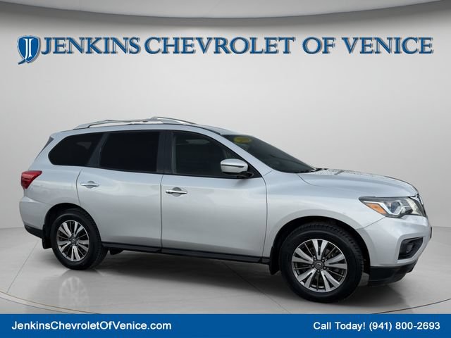 Used 2019 Nissan Pathfinder S AWD/4WD image 2