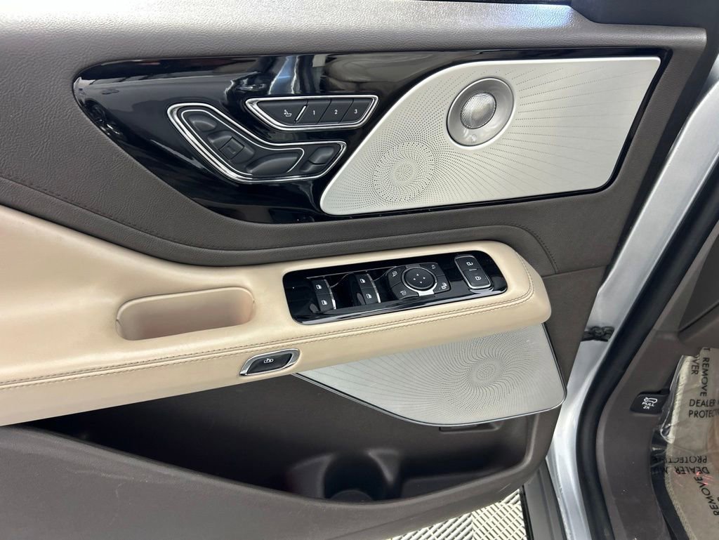 Used 2020 Lincoln Aviator Reserve w/ Equipment Group 202A AWD/4WD image 13