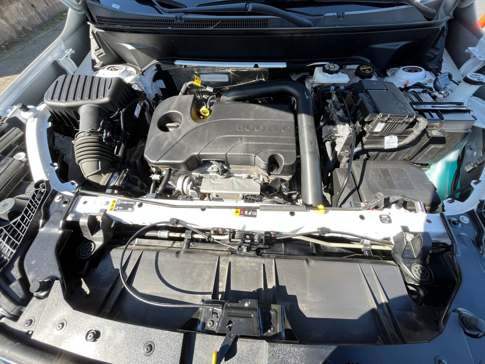 Used 2024 GMC Terrain SLE image 31