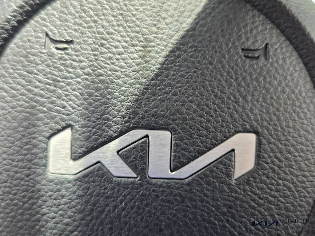 Certified 2023 Kia Seltos SX w/ SX Sunroof Package AWD/4WD image 30