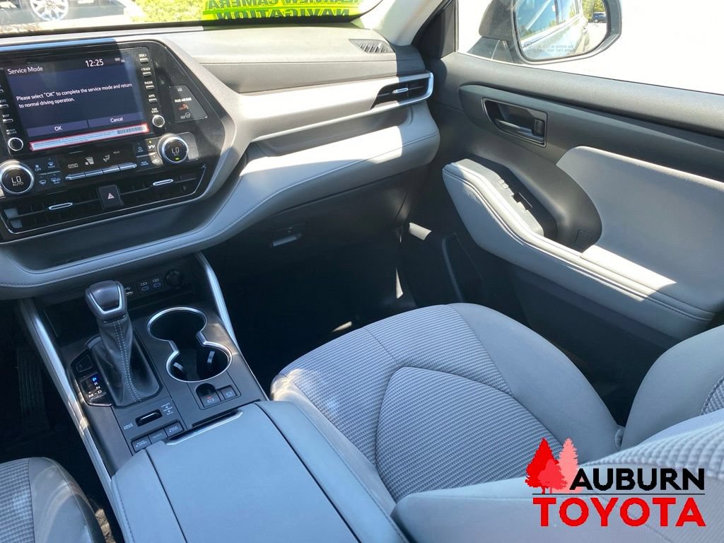 Used 2022 Toyota Highlander LE AWD/4WD image 31
