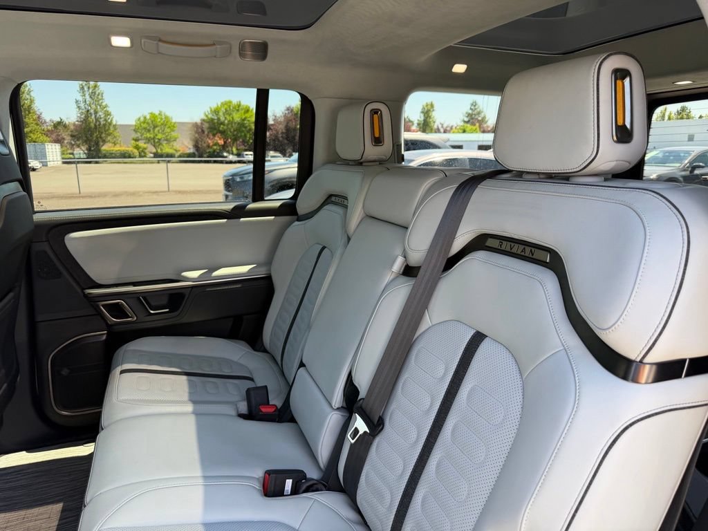 Used 2024 Rivian R1S Adventure AWD/4WD image 29