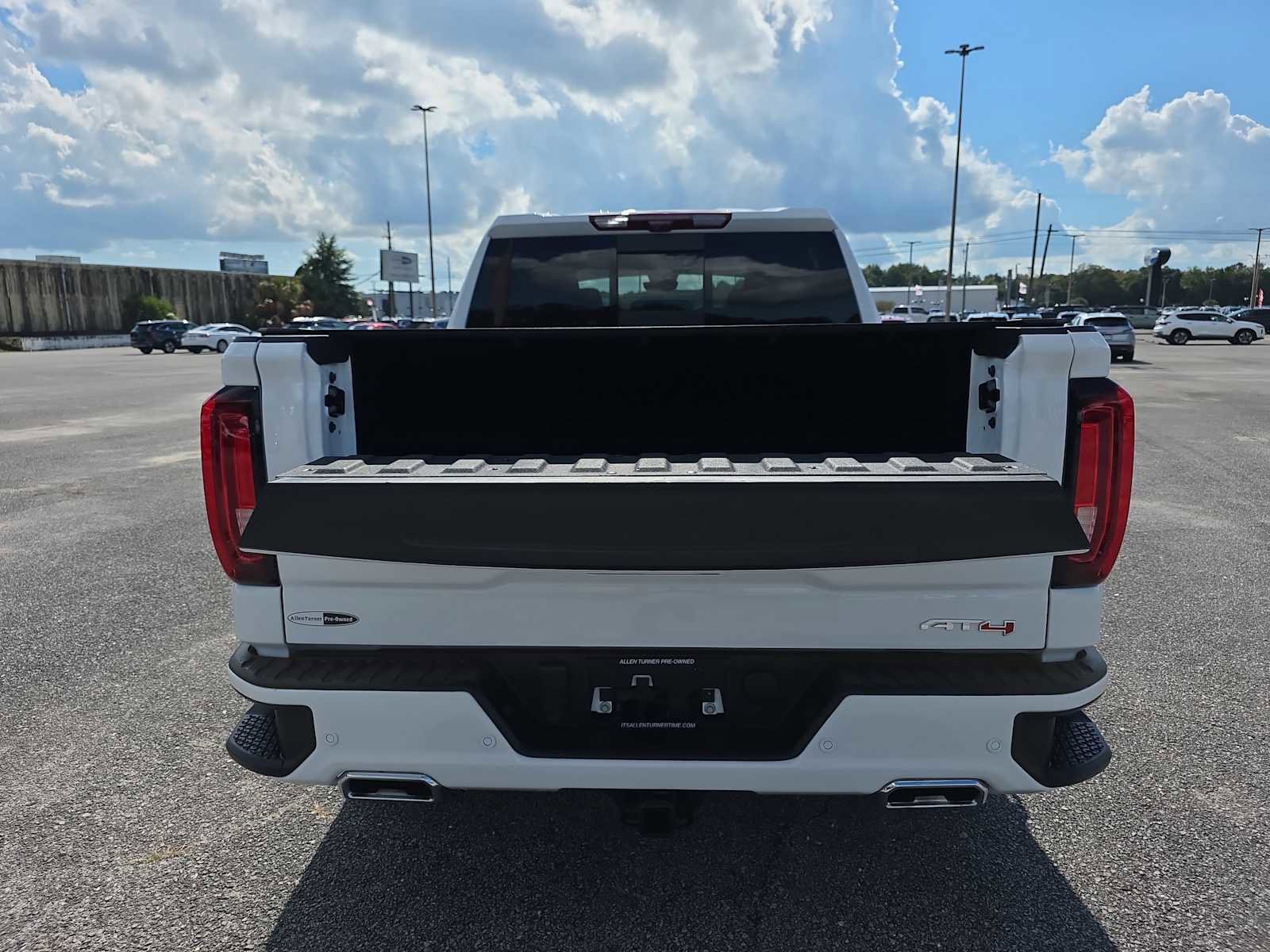Used 2024 GMC Sierra 1500 AT4 w/ Technology Package image 37