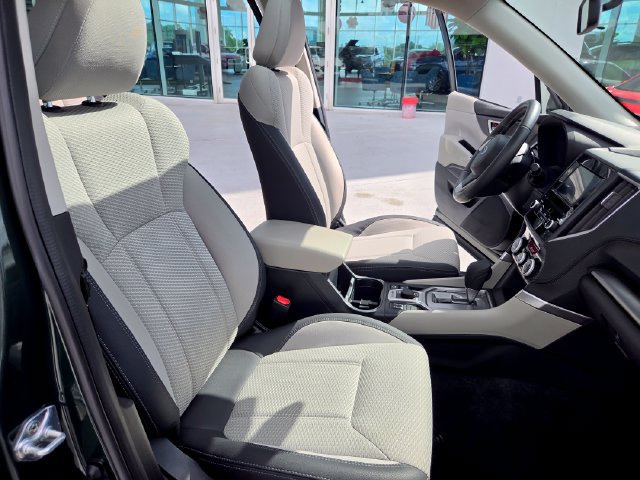 Used 2023 Subaru Forester Premium AWD/4WD image 25