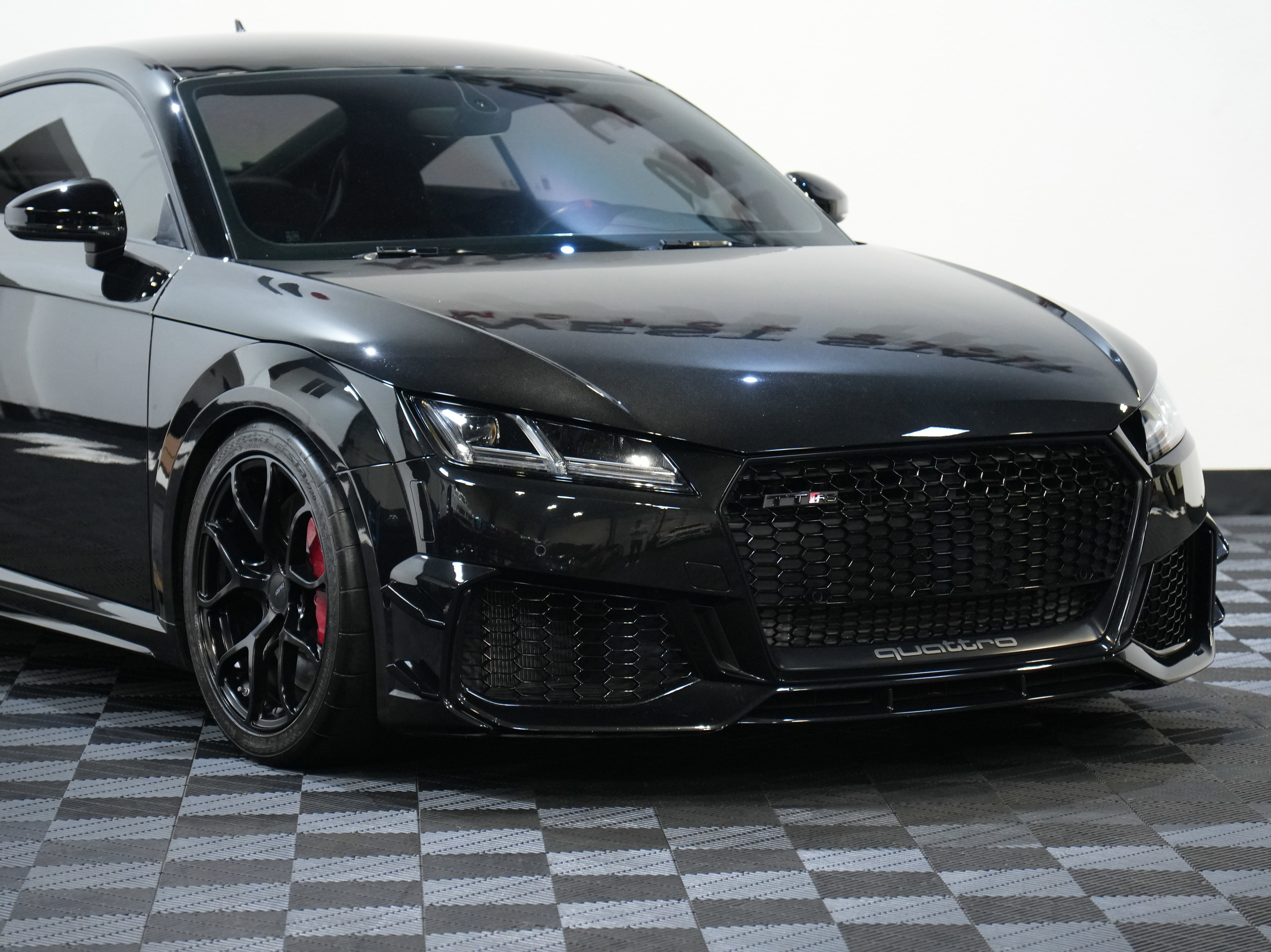 Used 2019 Audi TT RS w/ Technology Package image 9