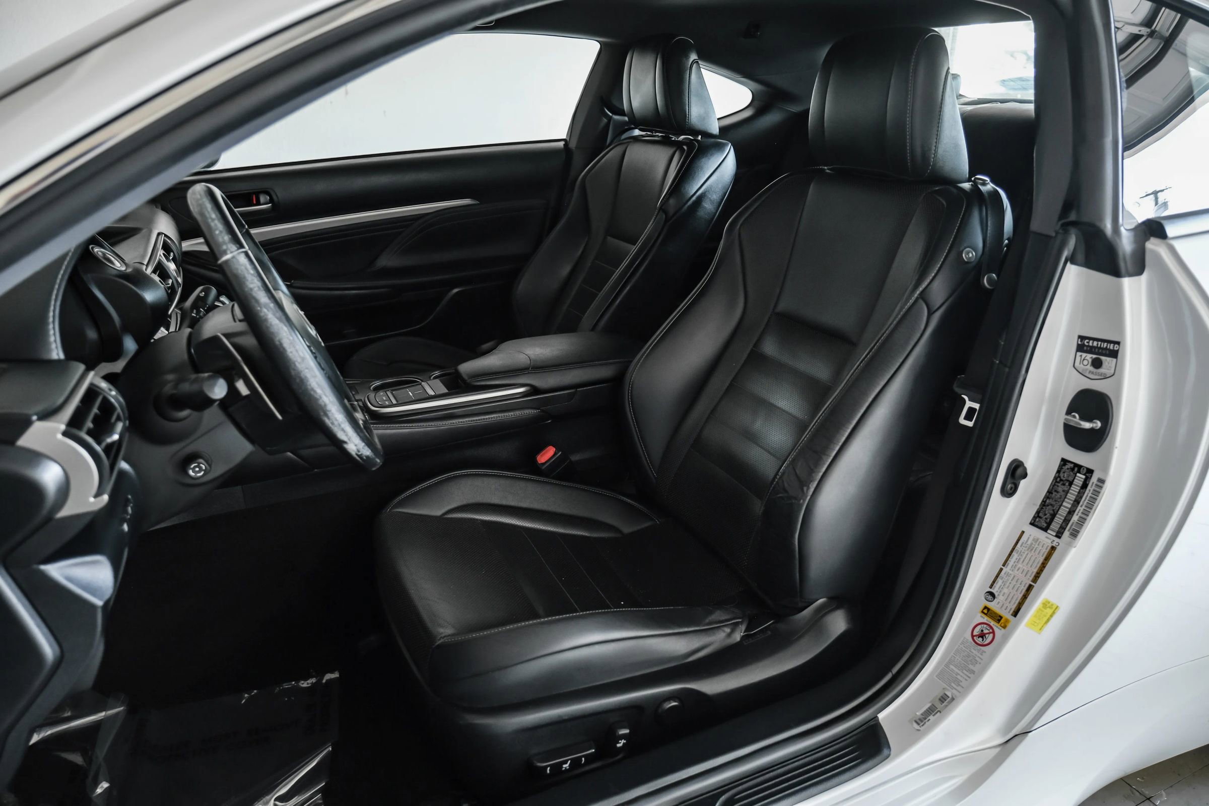 Used 2016 Lexus RC 350 w/ Luxury Package RWD image 27