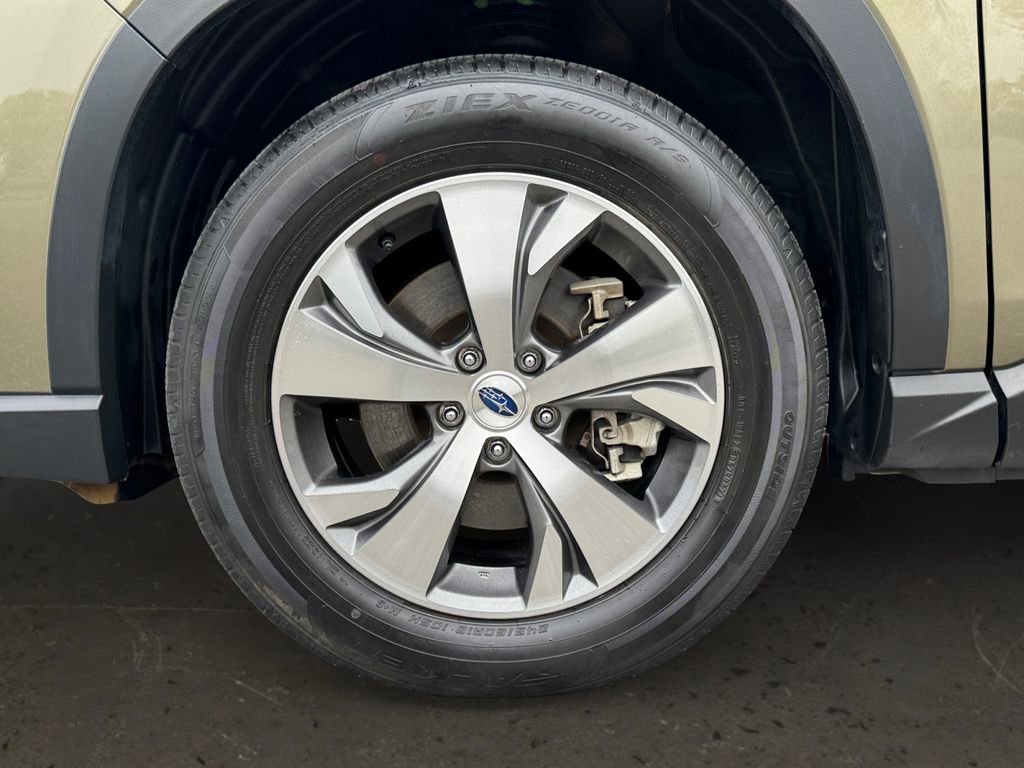 Used 2024 Subaru Ascent Premium w/ Convenience Package image 10