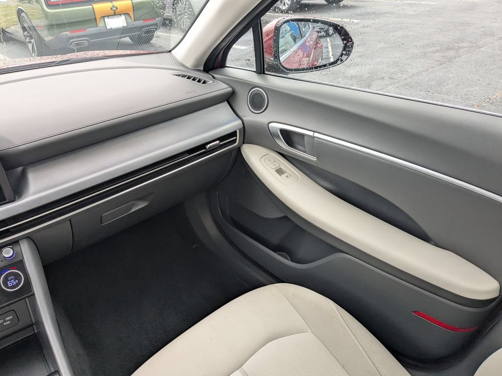 Used 2025 Hyundai Sonata SEL FWD image 17