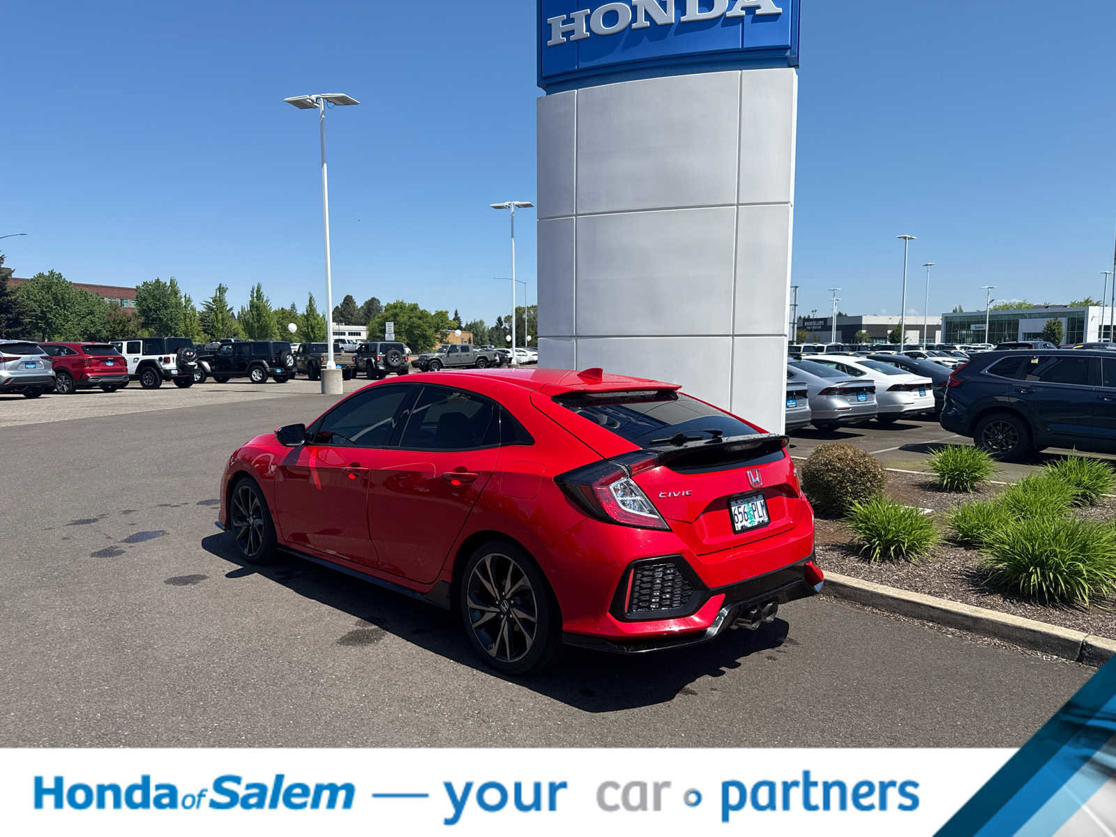 Used 2018 Honda Civic Sport Touring image 4