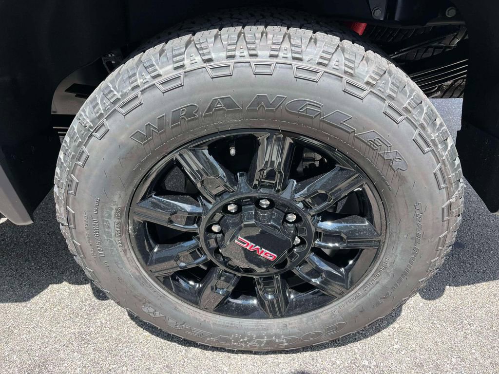New 2026 GMC Sierra 2500 AT4 w/ AT4 Premium Plus Package AWD/4WD image 12