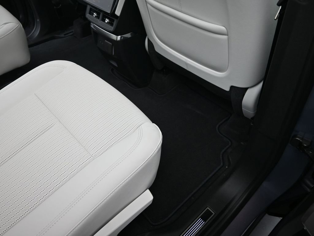 New 2026 Cadillac Vistiq Premium Luxury AWD/4WD image 21