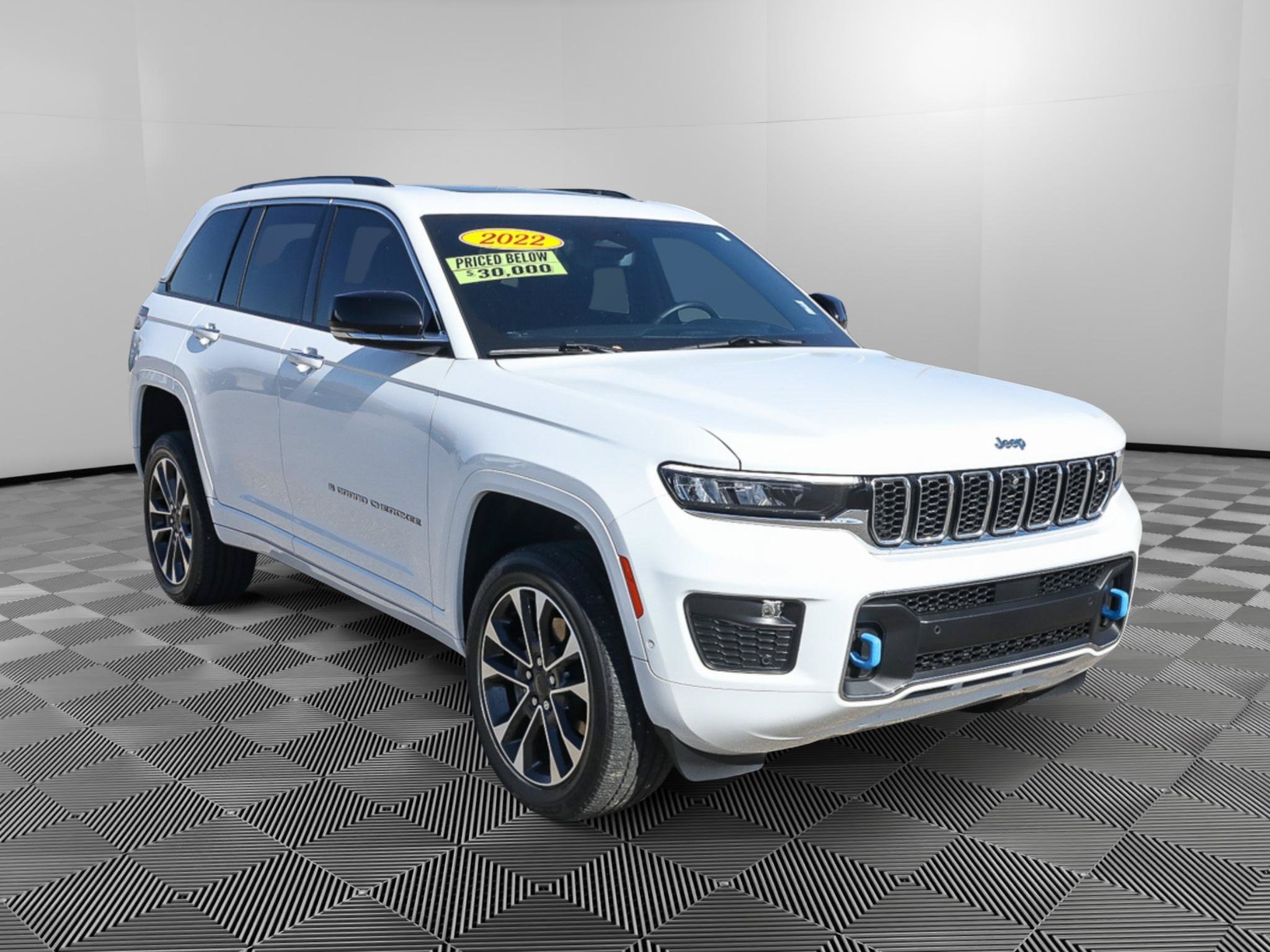 Used 2022 Jeep Grand Cherokee Overland w/ Advanced Protech Group III AWD/4WD image 9