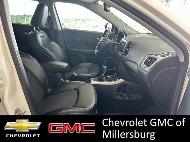 Used 2019 Jeep Compass Latitude w/ Cold Weather Group AWD/4WD image 22