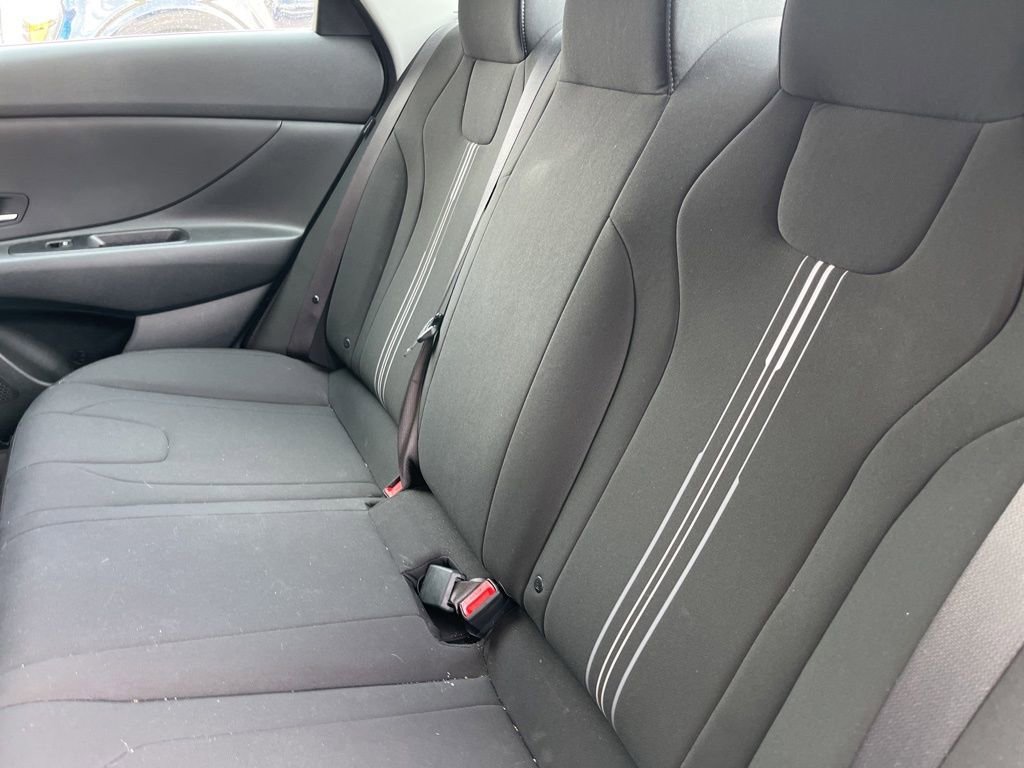 Used 2025 Hyundai Elantra Hybrid FWD image 6