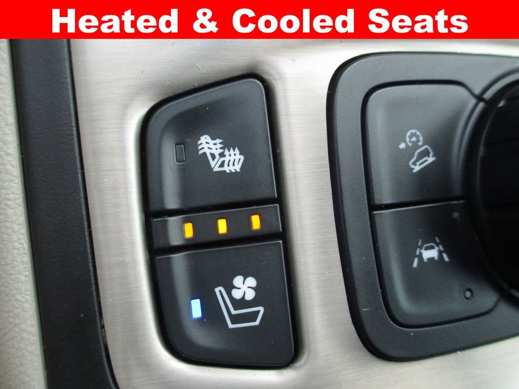 Used 2019 GMC Terrain Denali w/ Advanced Safety Package image 19