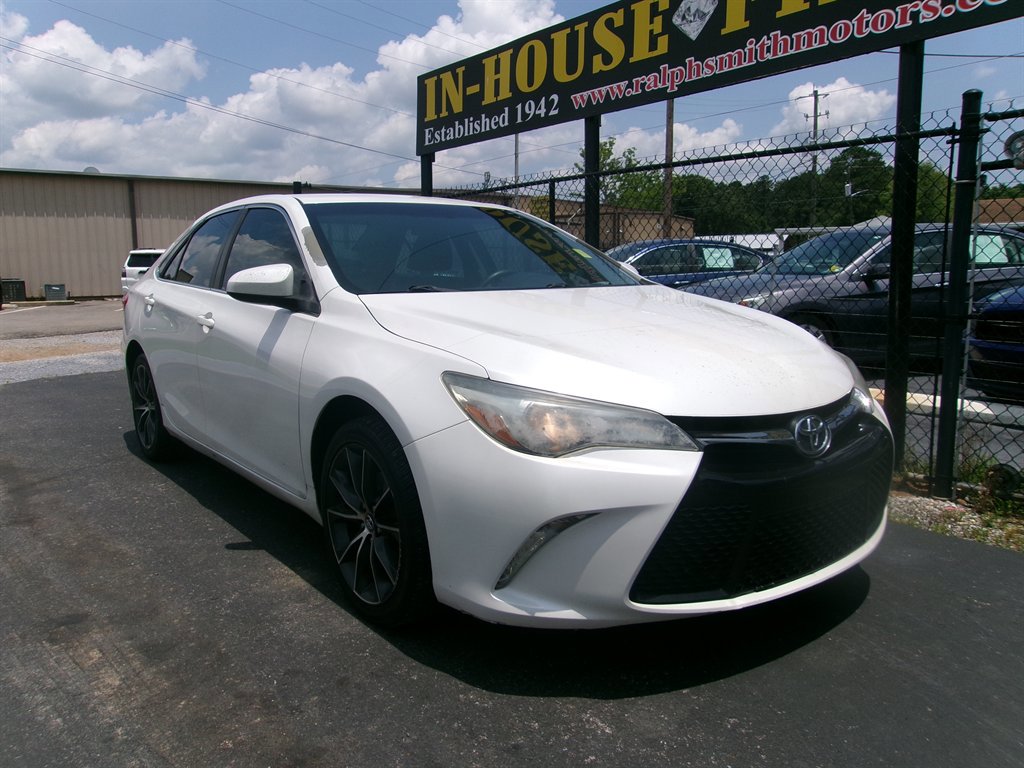 Used 2015 Toyota Camry SE image 5