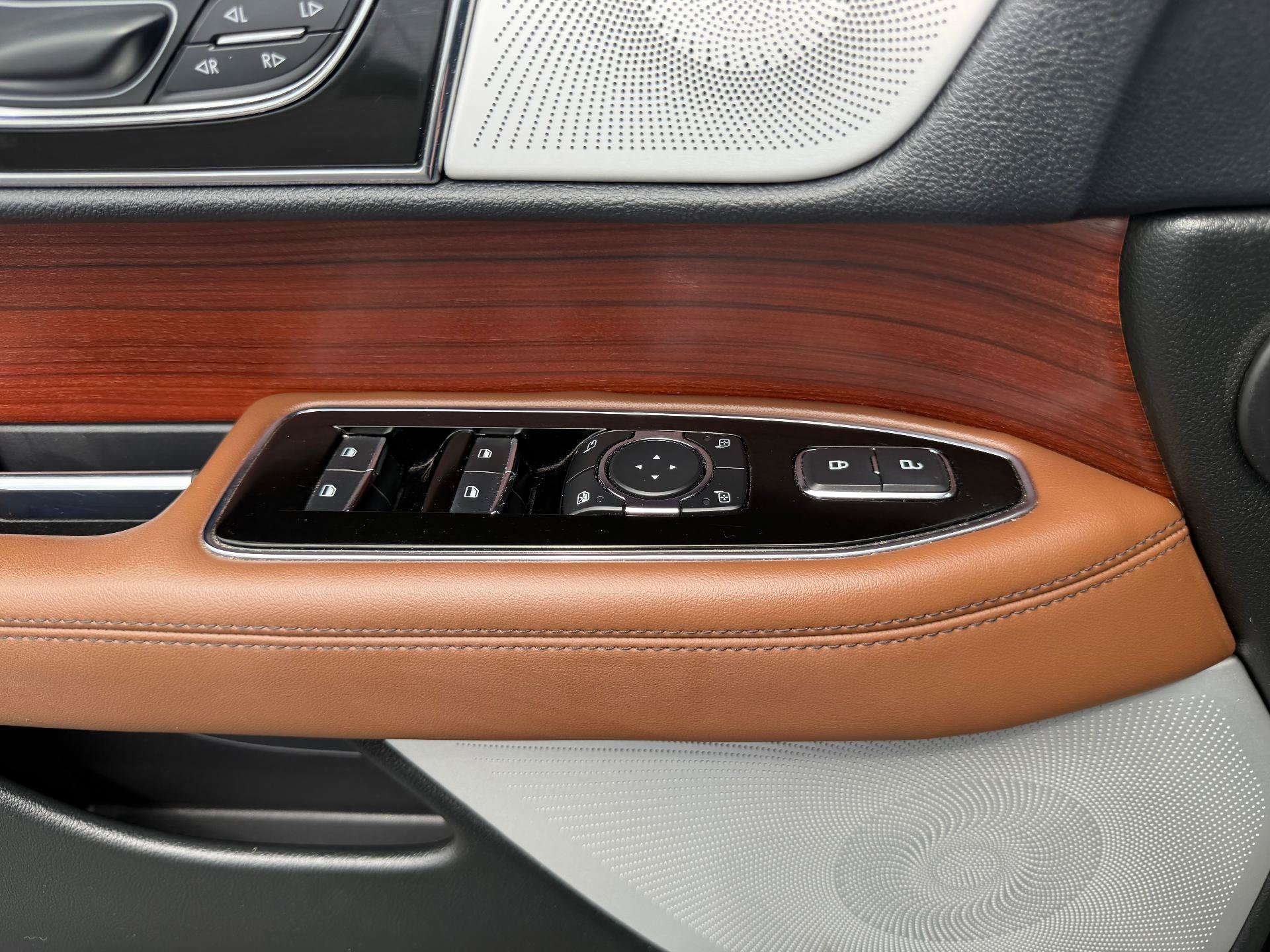 Used 2023 Lincoln Navigator L Reserve AWD/4WD image 34