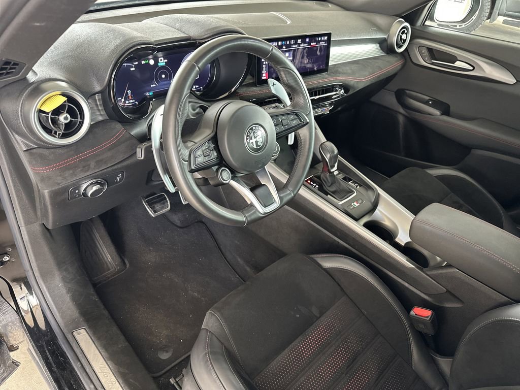 Used 2024 Alfa Romeo Tonale Veloce image 12