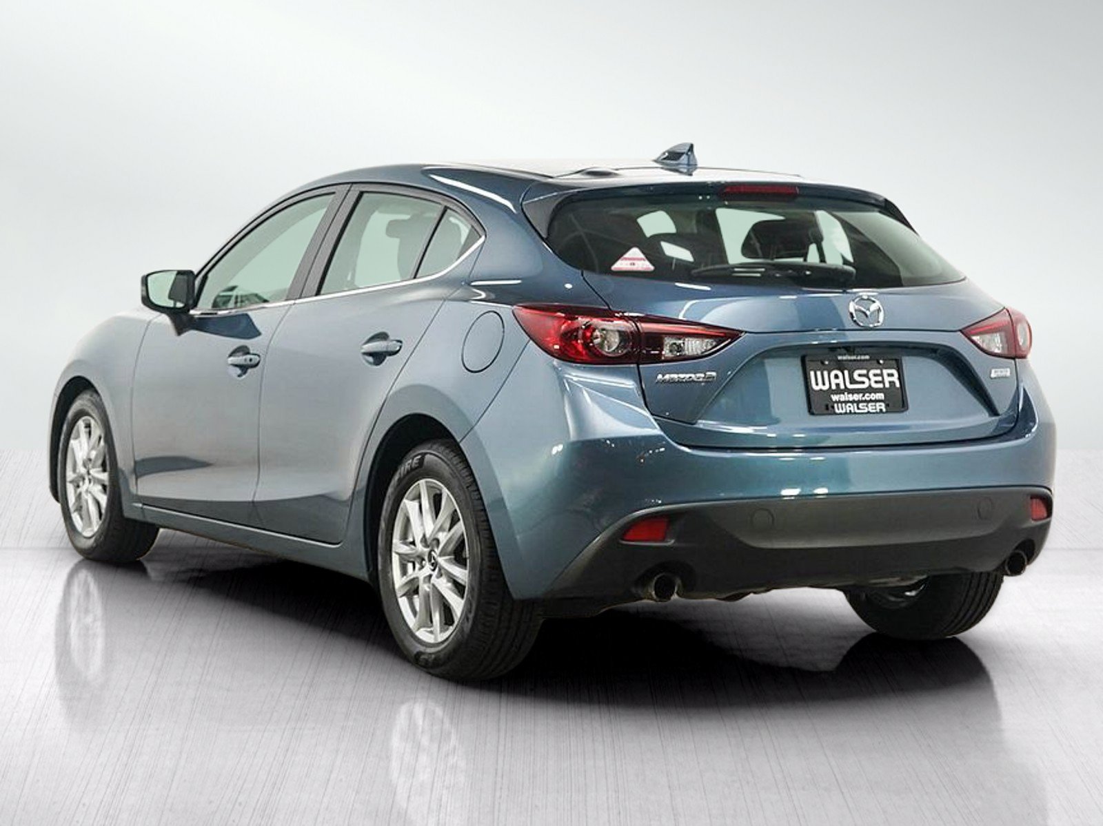 Used 2016 MAZDA MAZDA3 i Touring w/ Popular Equipment Package FWD image 3
