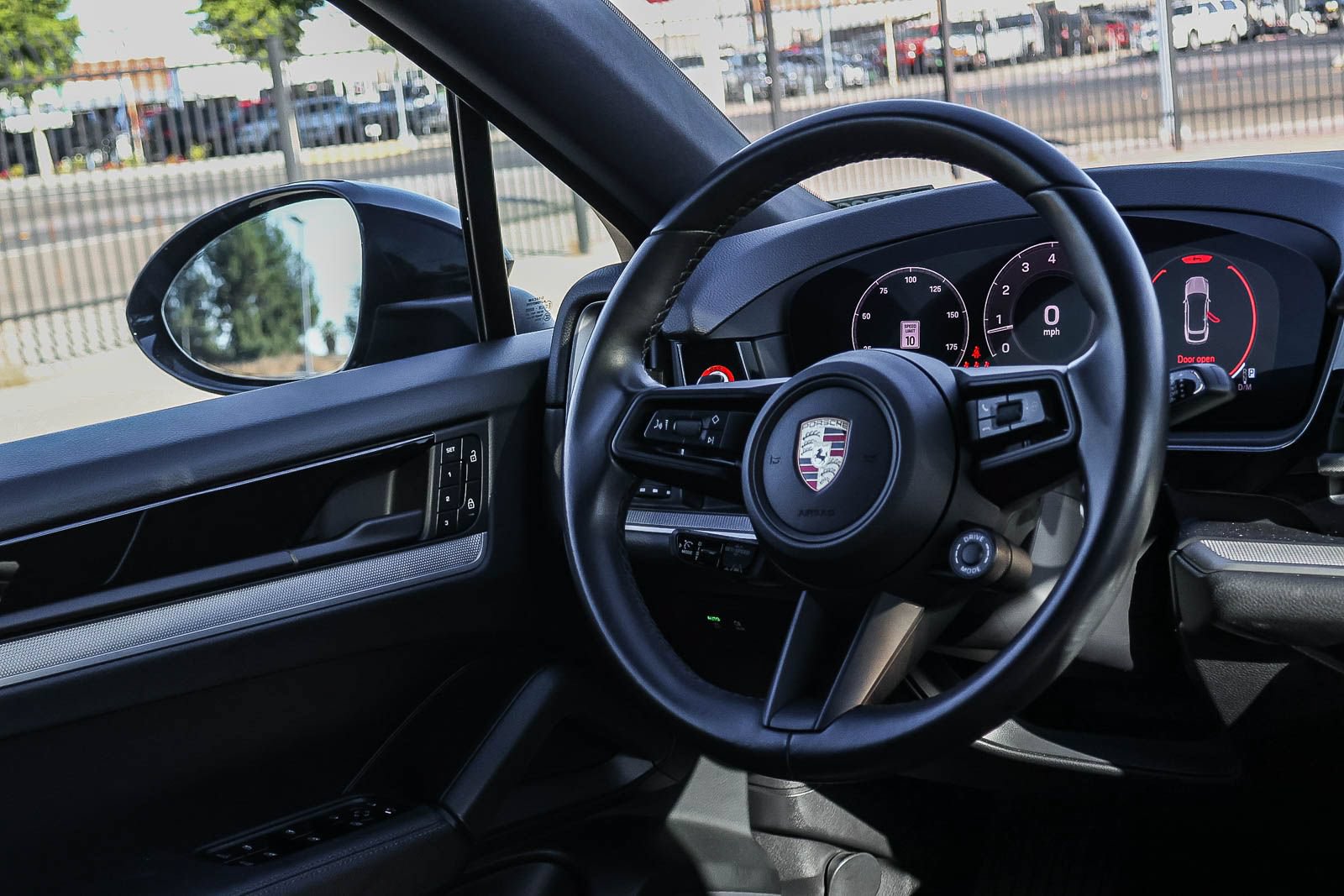 Used 2024 Porsche Cayenne S AWD/4WD image 25