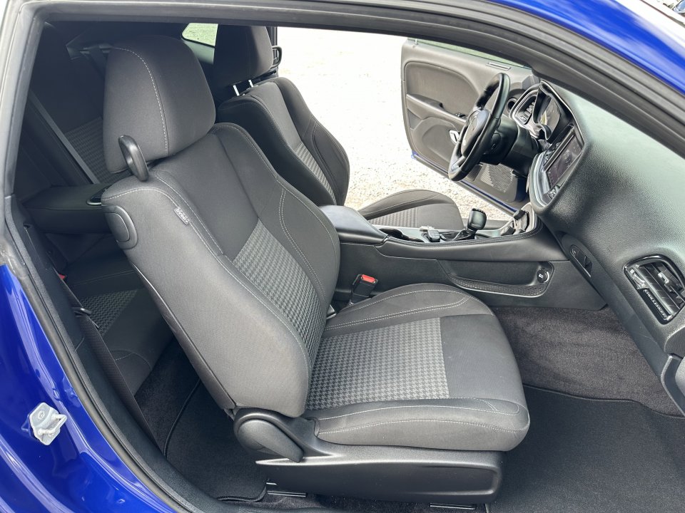 Used 2018 Dodge Challenger R/T w/ Blacktop Package image 18