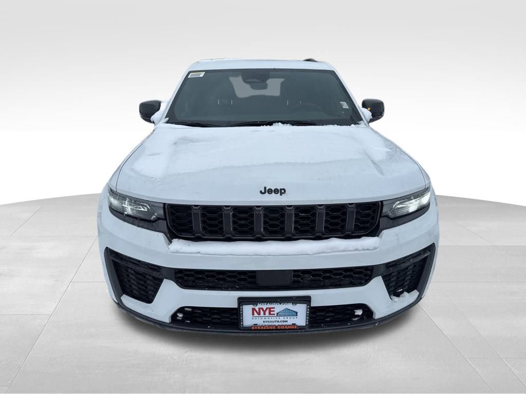 New 2026 Jeep Grand Cherokee Altitude image 9