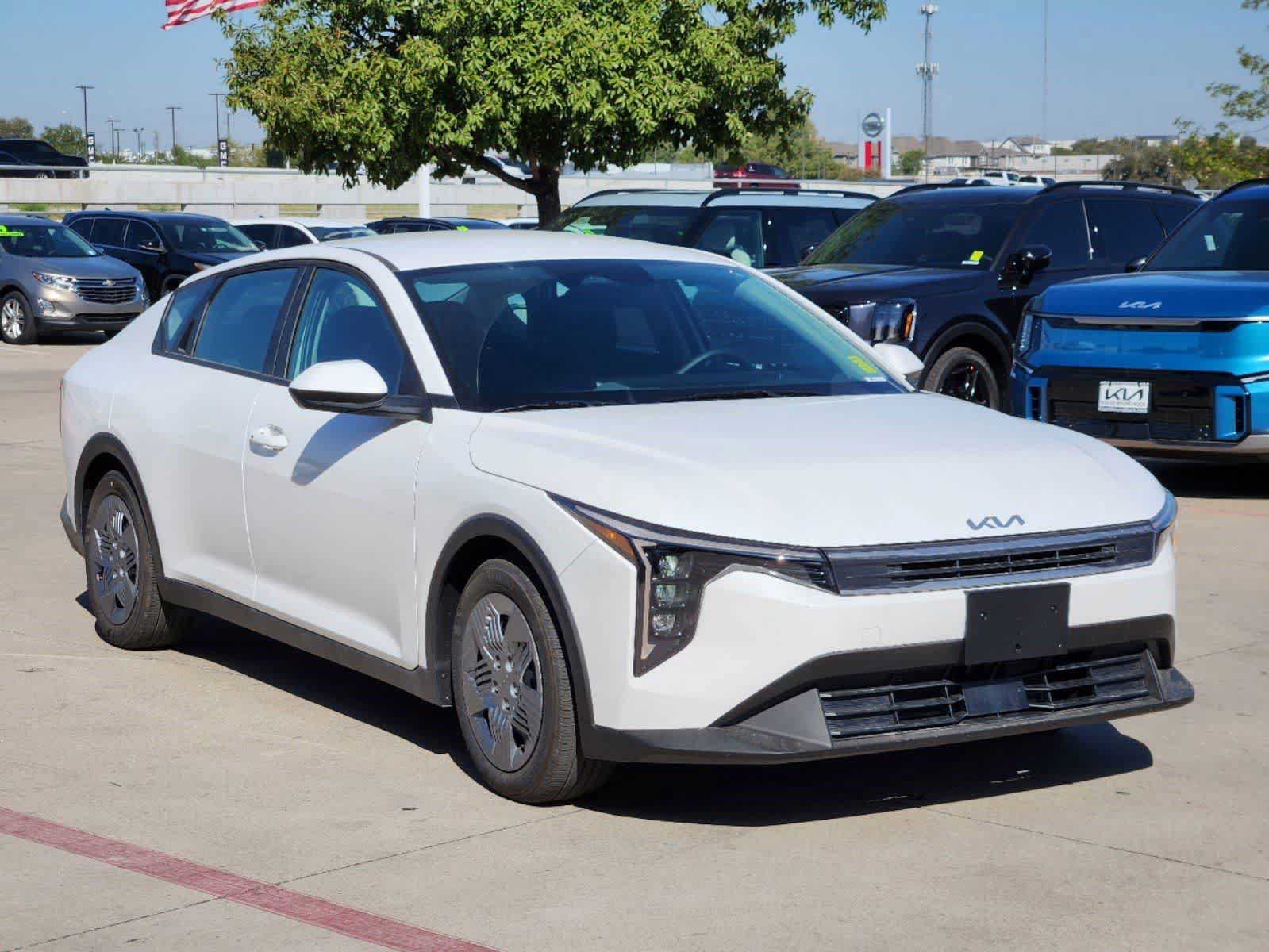 Certified 2025 Kia K4 FWD image 2