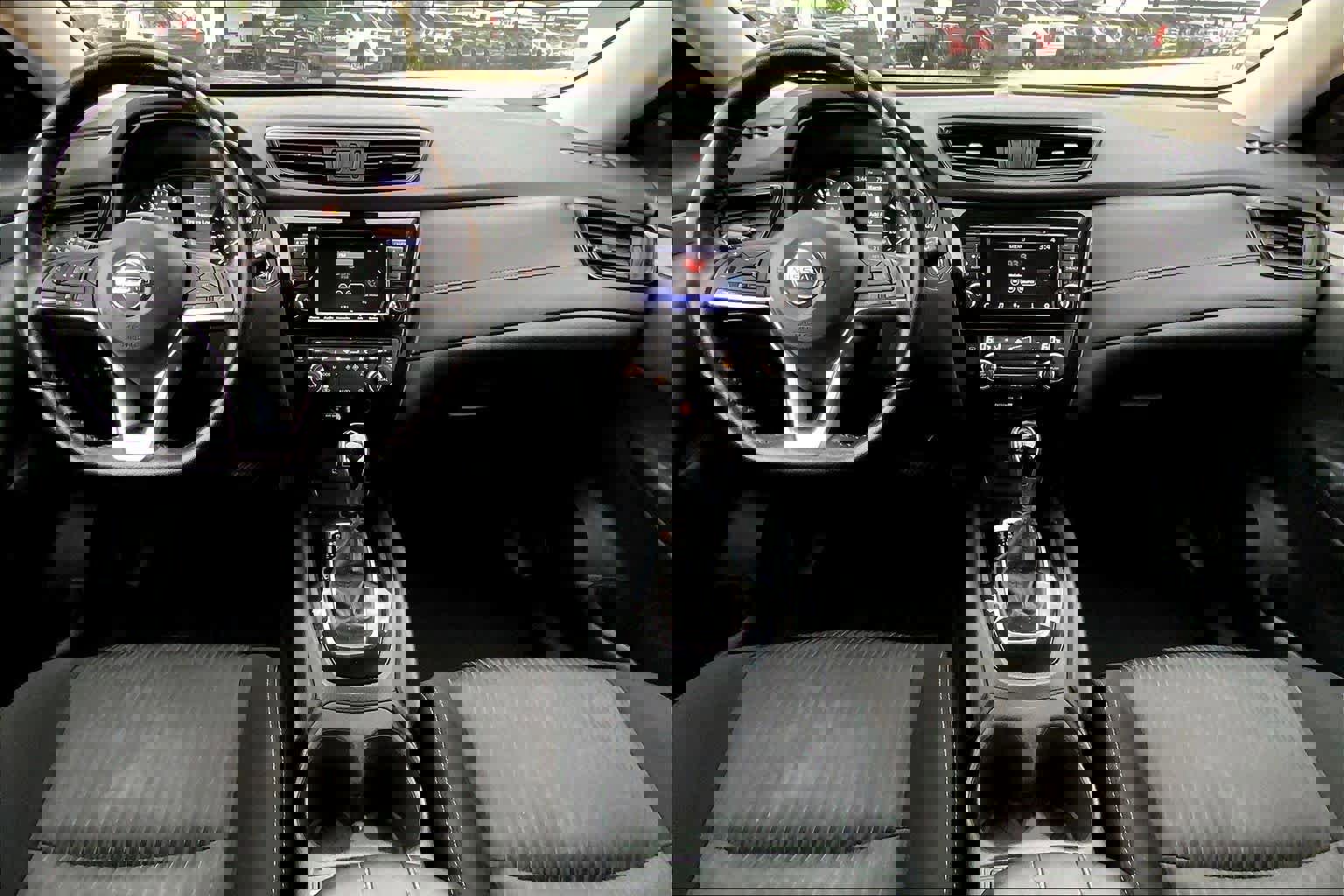 Used 2020 Nissan Rogue SV image 16