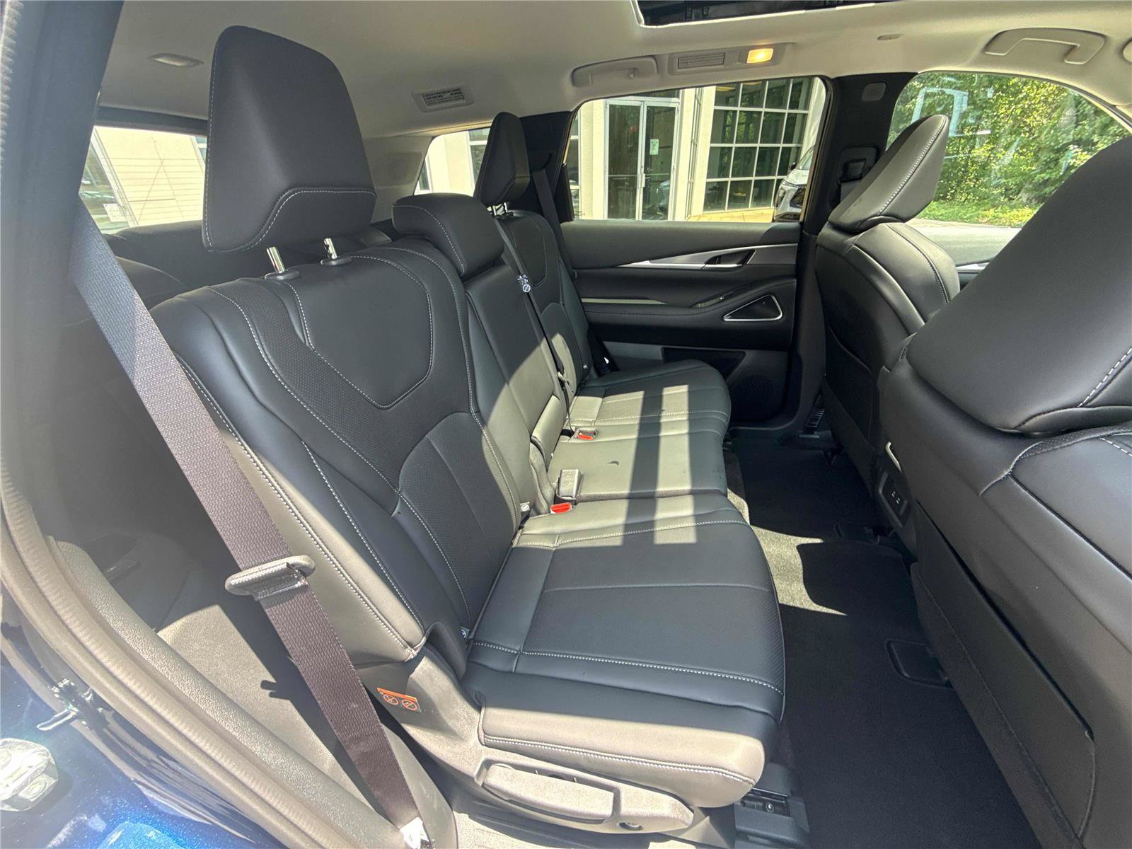 New 2027 INFINITI QX60 Luxe w/ Cargo Package FWD image 28