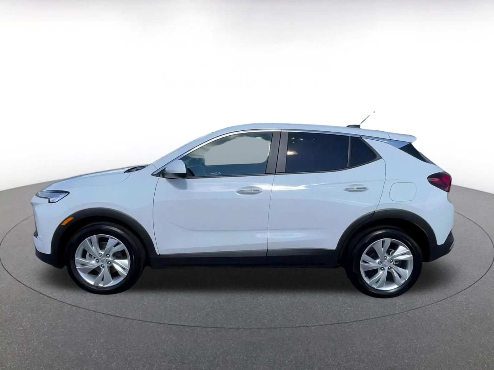 Used 2025 Buick Encore GX Preferred image 9