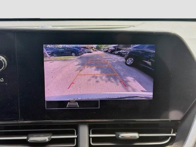Used 2024 Chevrolet Trax RS w/ Driver Confidence Package FWD image 13