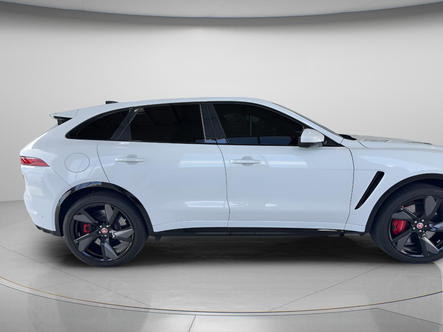 Used 2022 Jaguar F-PACE SVR AWD/4WD image 12