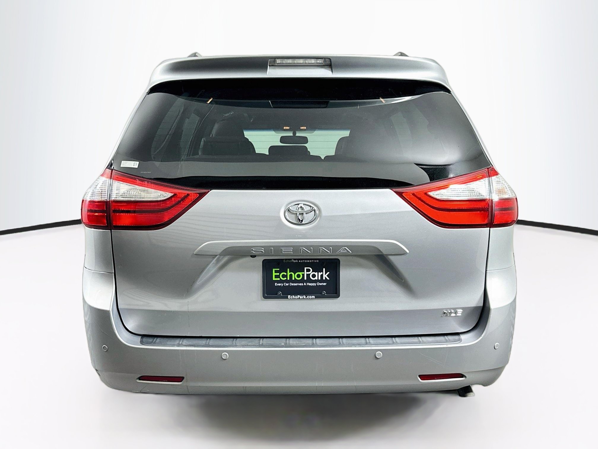 Used 2016 Toyota Sienna XLE w/ XLE Navigation Package FWD image 7