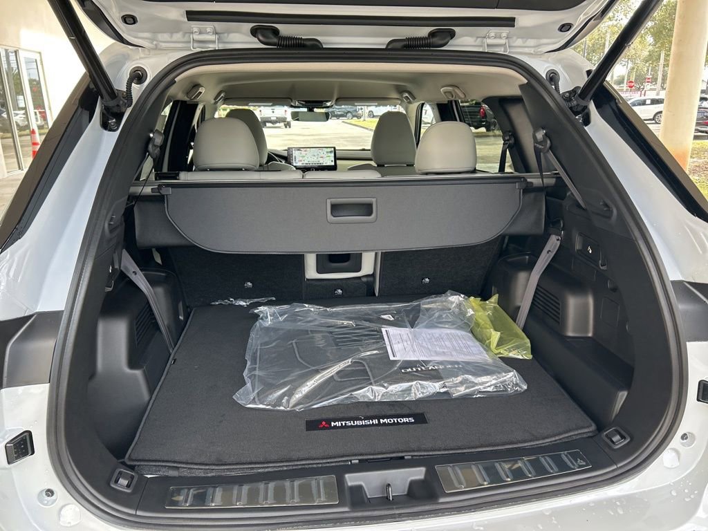 New 2026 Mitsubishi Outlander SE image 33
